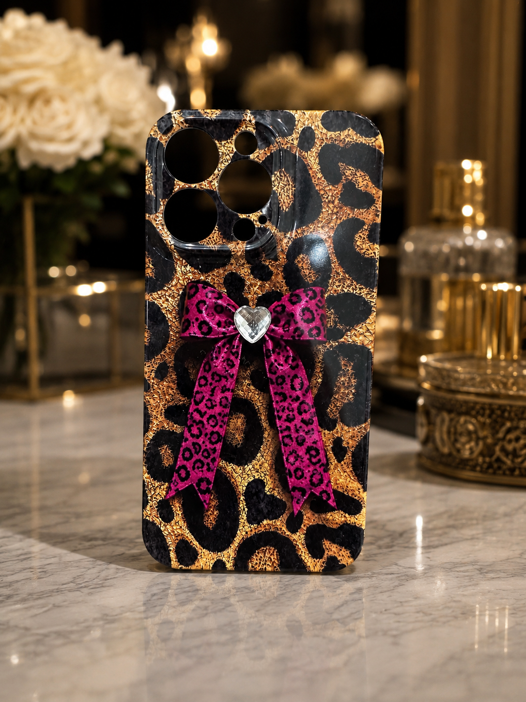 Cover Leopardata fiocco viola con strass